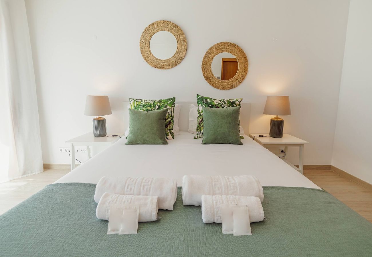 Estúdio em Porto - Stylish Rooftop With Terrace by Hosty