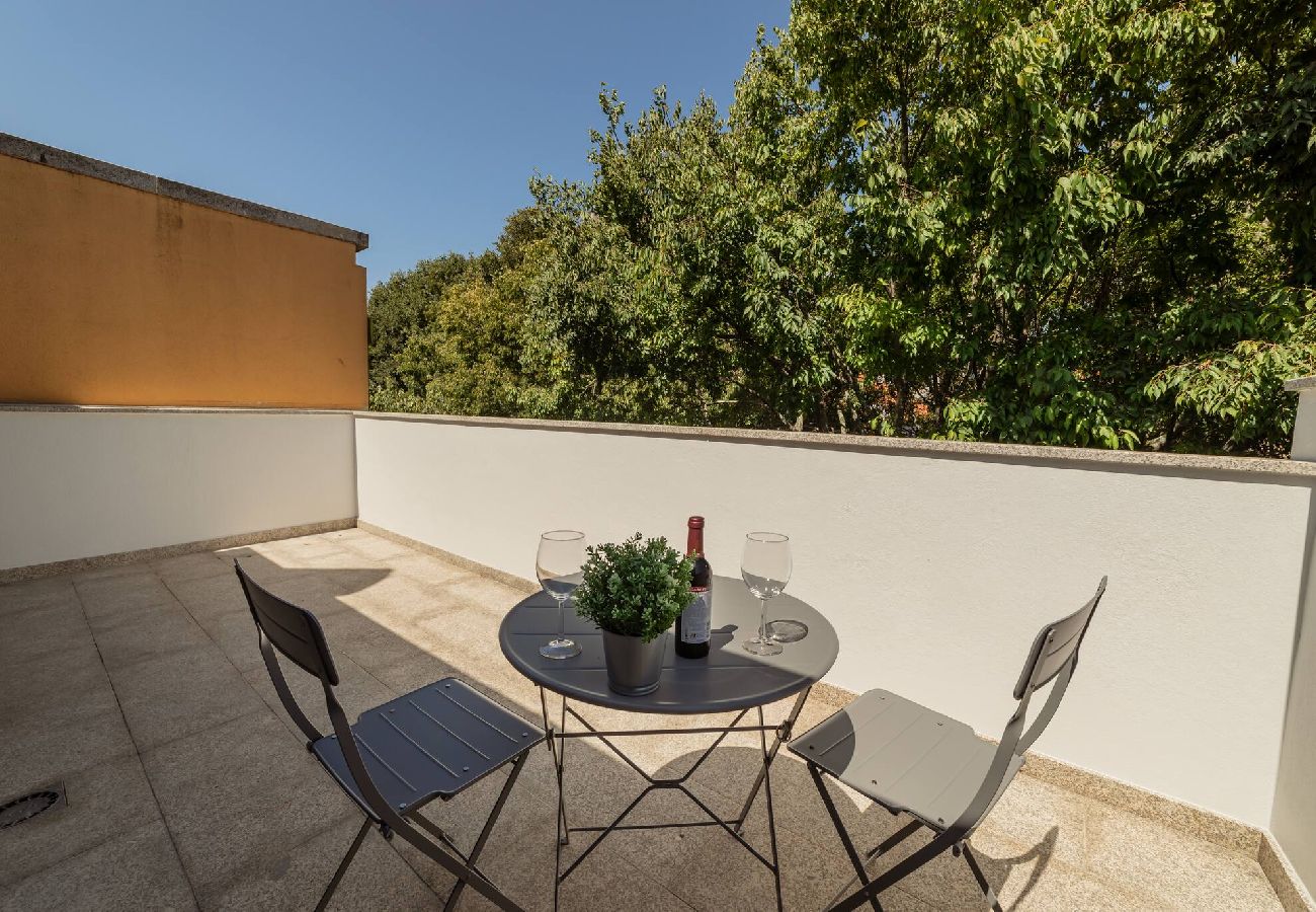Estúdio em Porto - Stylish Rooftop With Terrace by Hosty