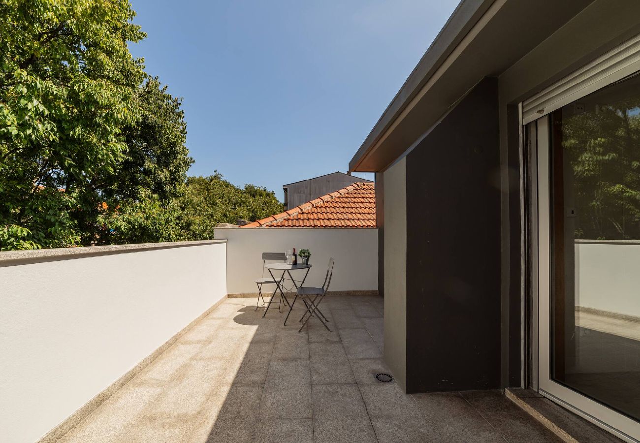 Estúdio em Porto - Stylish Rooftop With Terrace by Hosty