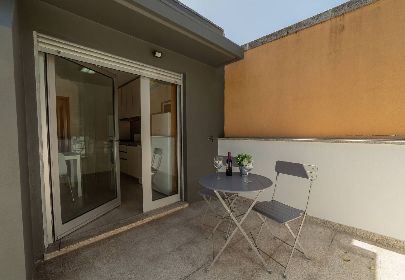 Estúdio em Porto - Stylish Rooftop With Terrace by Hosty