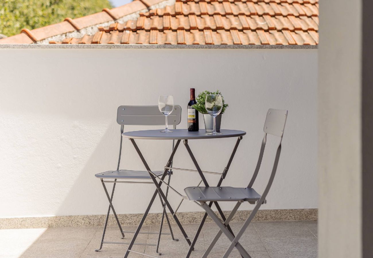 Estúdio em Porto - Stylish Rooftop With Terrace by Hosty
