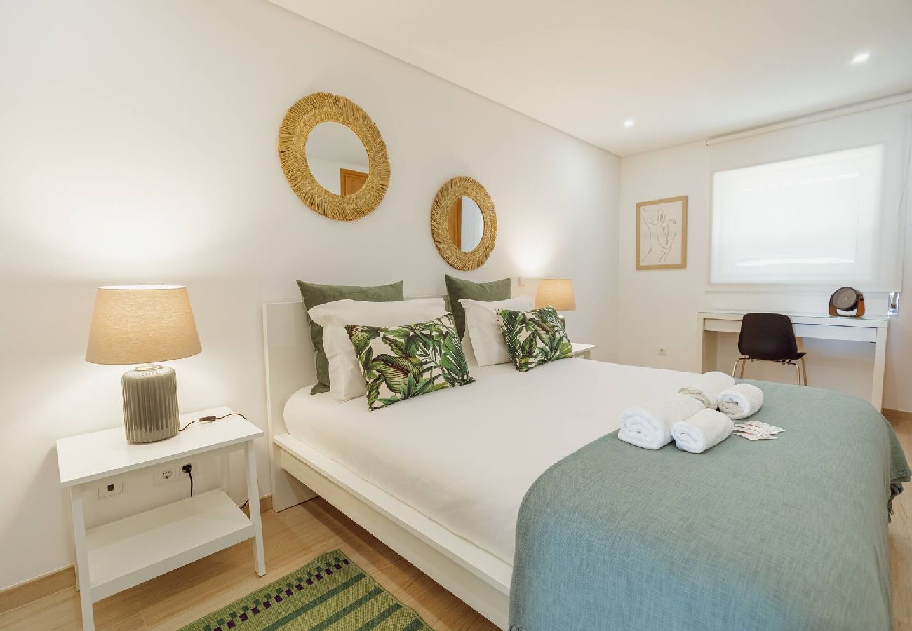 Apartamento em Porto - Stylish Apartment With Terrace by Hosty