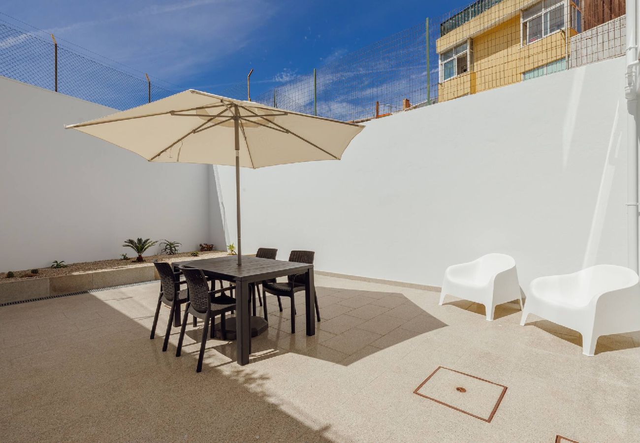 Apartamento em Porto - Stylish Apartment With Terrace by Hosty