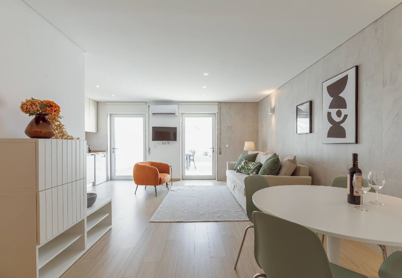 Apartamento em Porto - Stylish Apartment With Terrace by Hosty