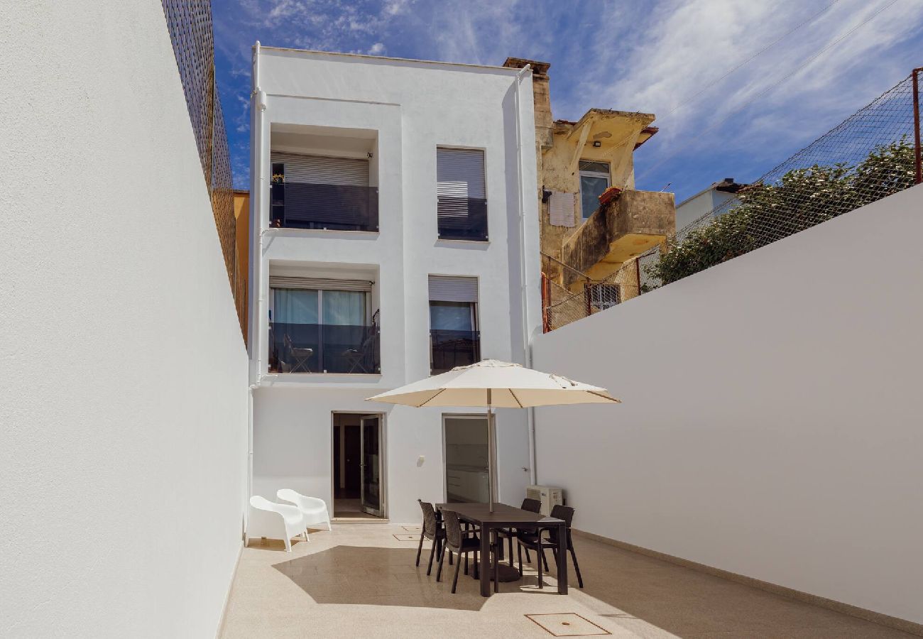 Apartamento em Porto - Stylish Apartment With Terrace by Hosty