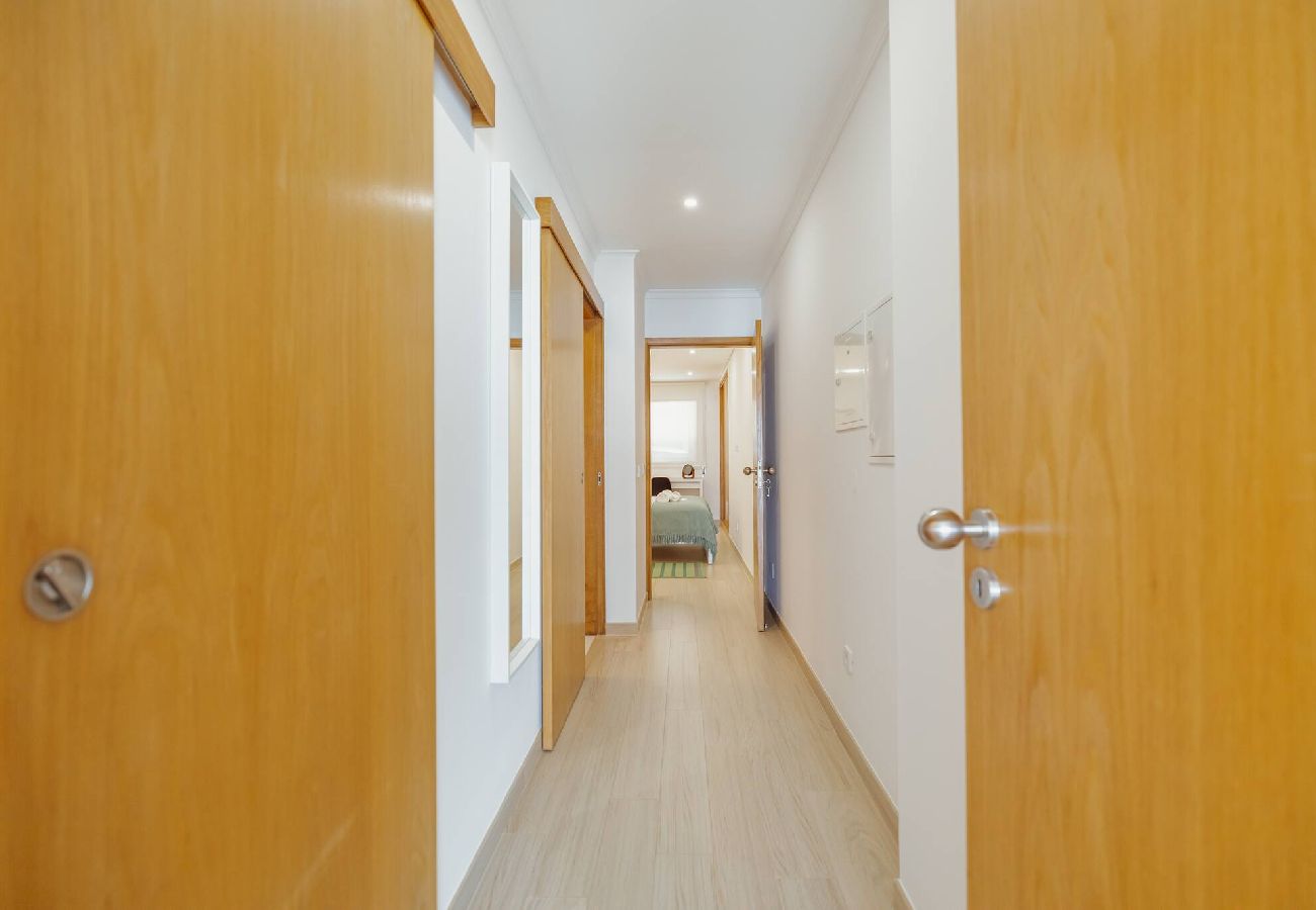 Apartamento em Porto - Stylish Apartment With Terrace by Hosty