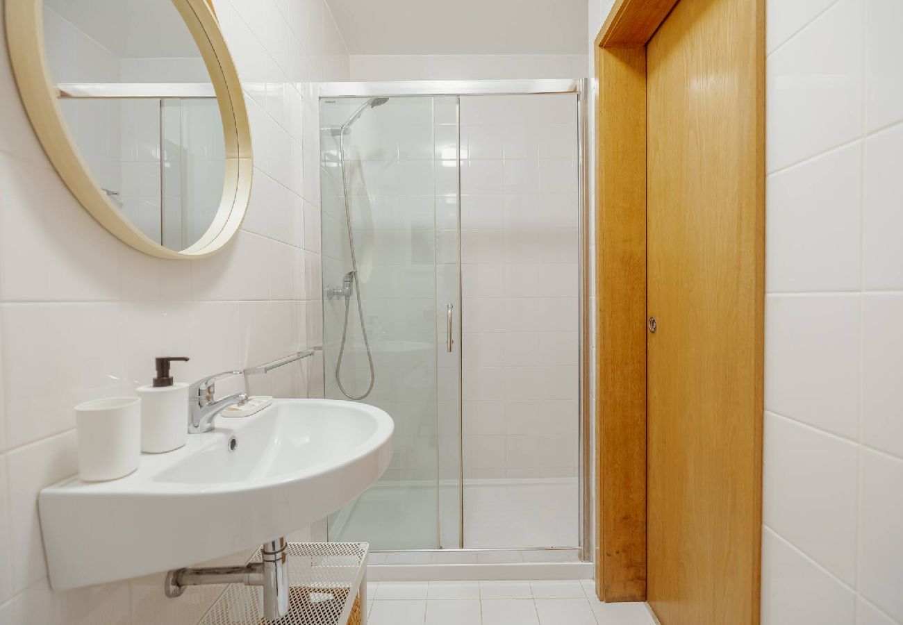 Apartamento em Porto - Stylish Apartment With Terrace by Hosty