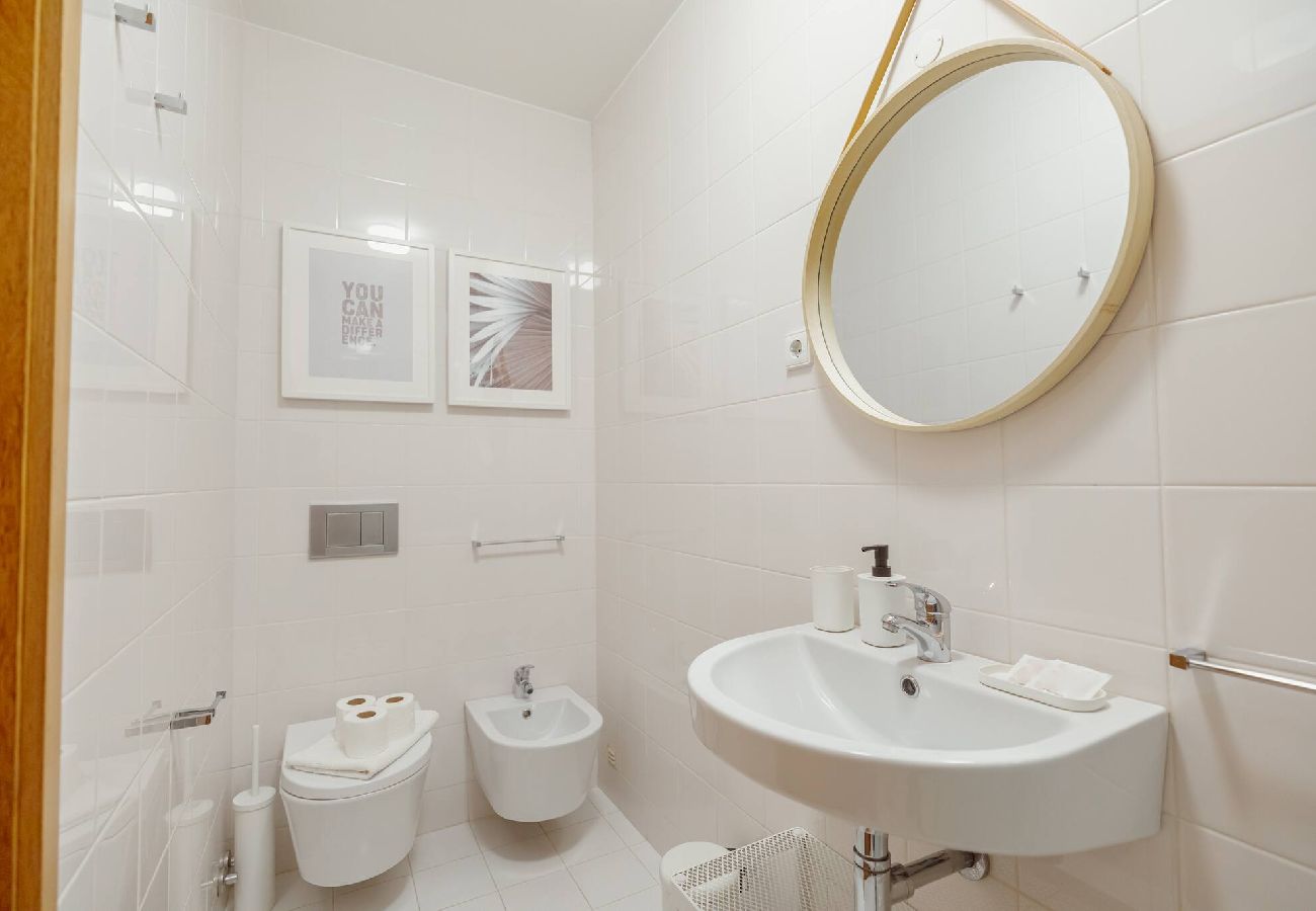 Apartamento em Porto - Stylish Apartment With Terrace by Hosty