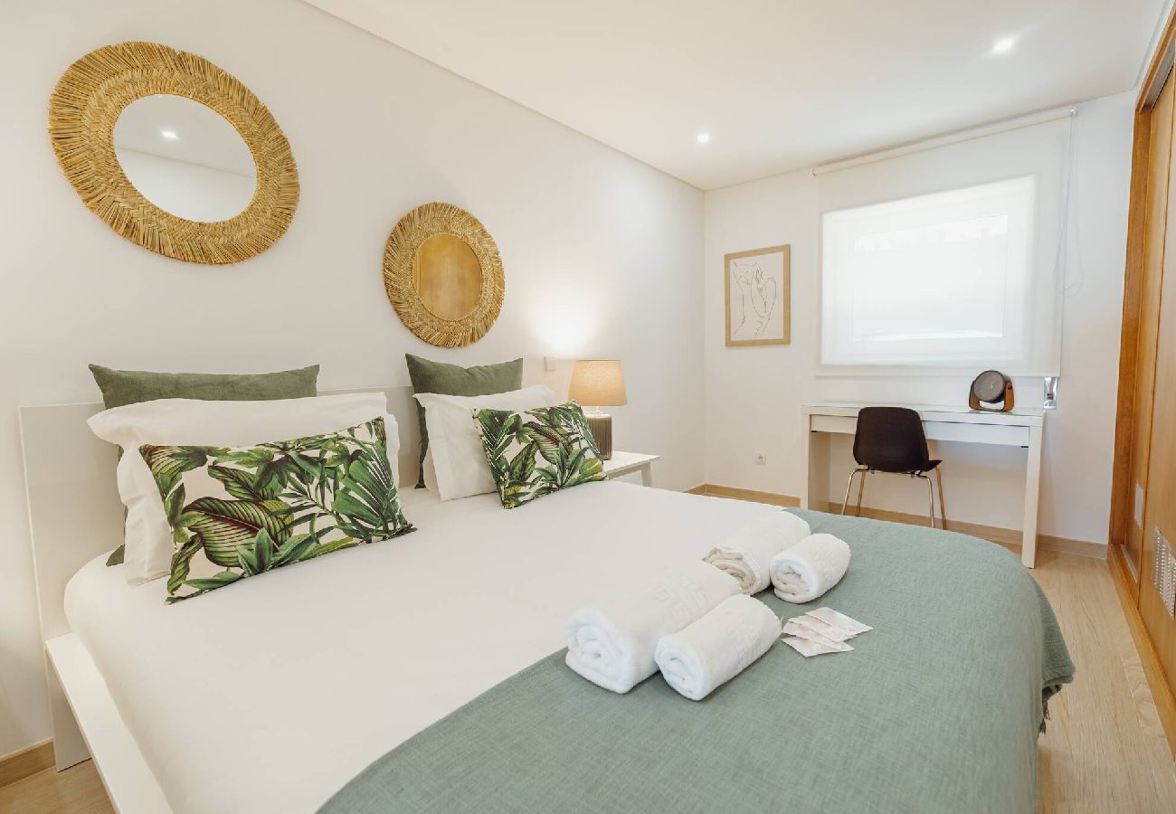 Apartamento em Porto - Stylish Apartment With Terrace by Hosty