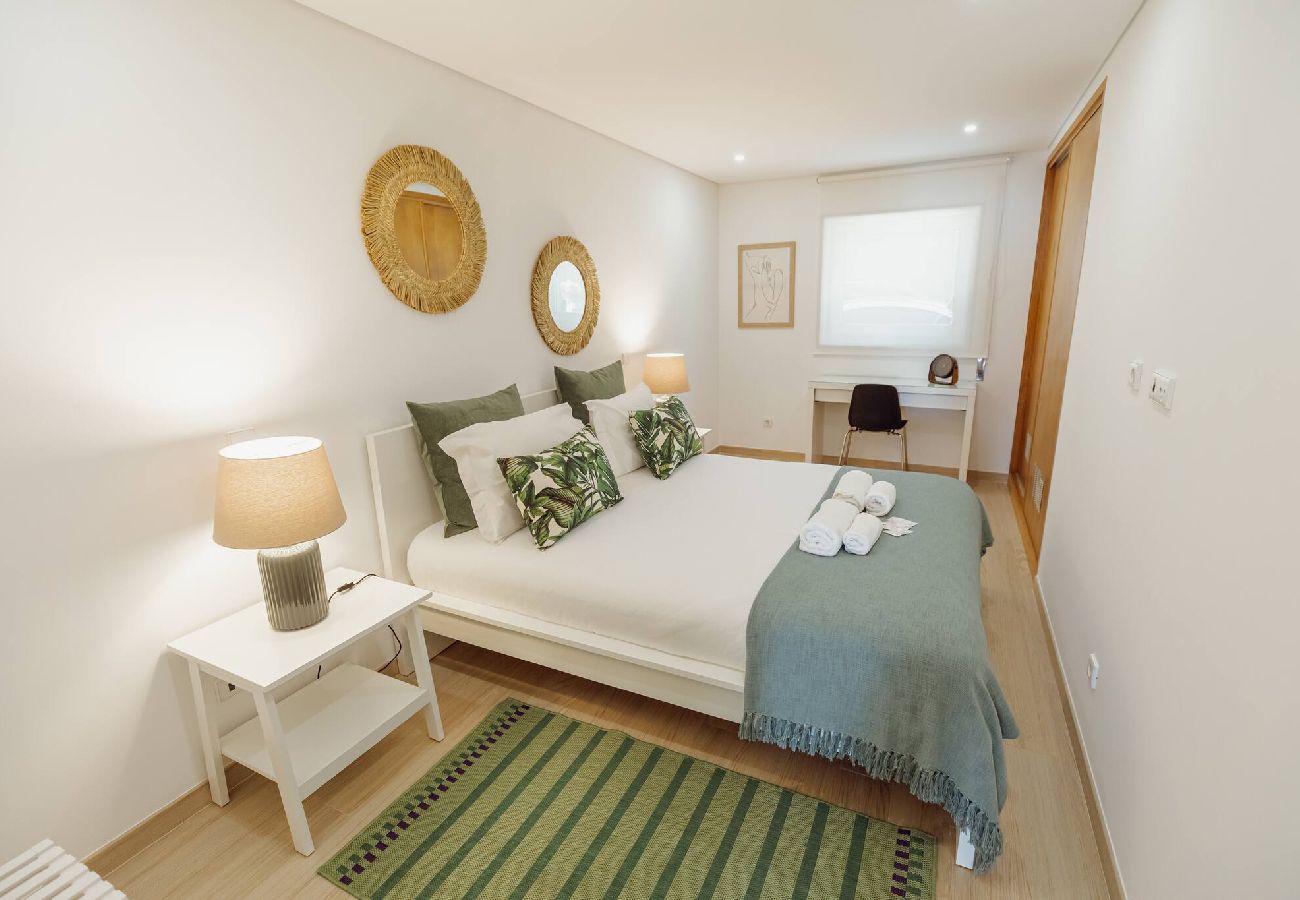 Apartamento em Porto - Stylish Apartment With Terrace by Hosty