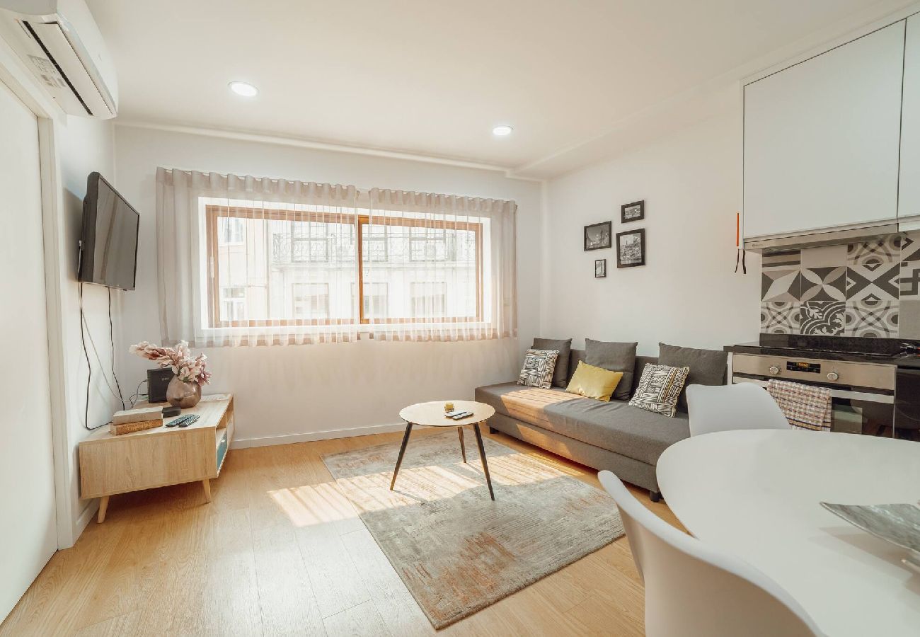 Apartamento em Porto - Coliseu Apartment by Hosty