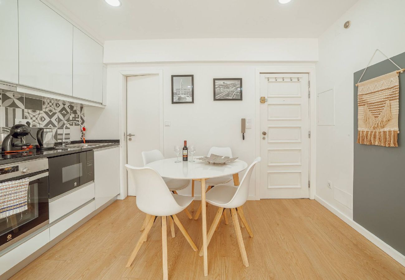 Apartamento em Porto - Coliseu Apartment by Hosty