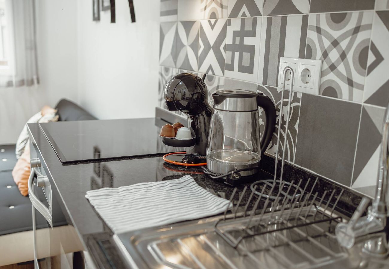 Apartamento em Porto - Coliseu Apartment by Hosty