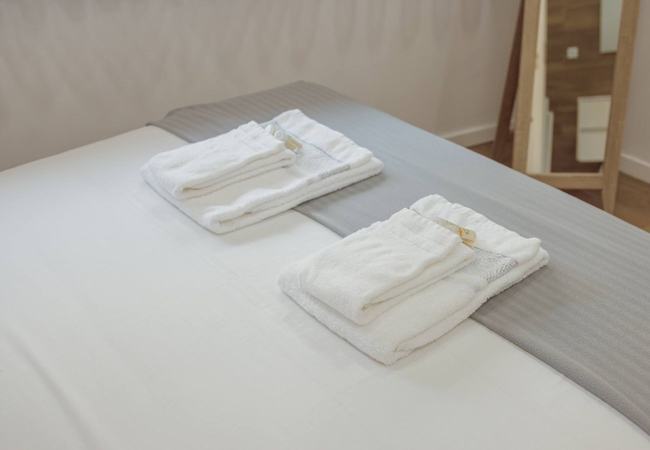 Apartamento em Porto - Coliseu Apartment by Hosty