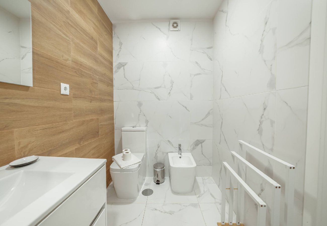 Apartamento em Porto - Coliseu Apartment by Hosty