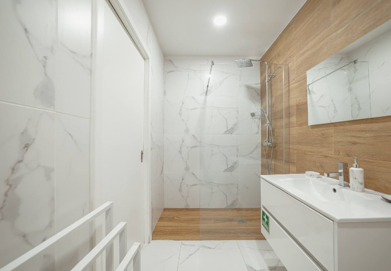 Apartamento em Porto - Coliseu Apartment by Hosty