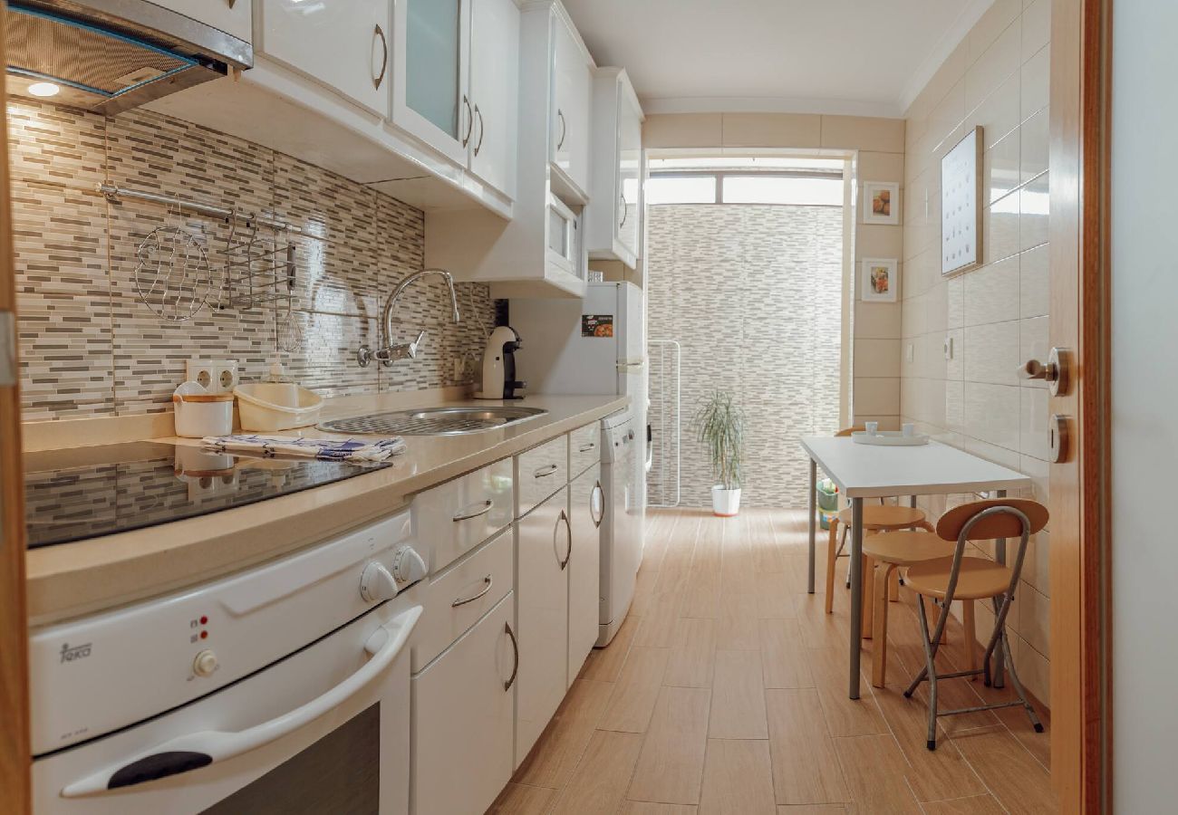 Apartamento em Porto - Bright Apartment by Hosty