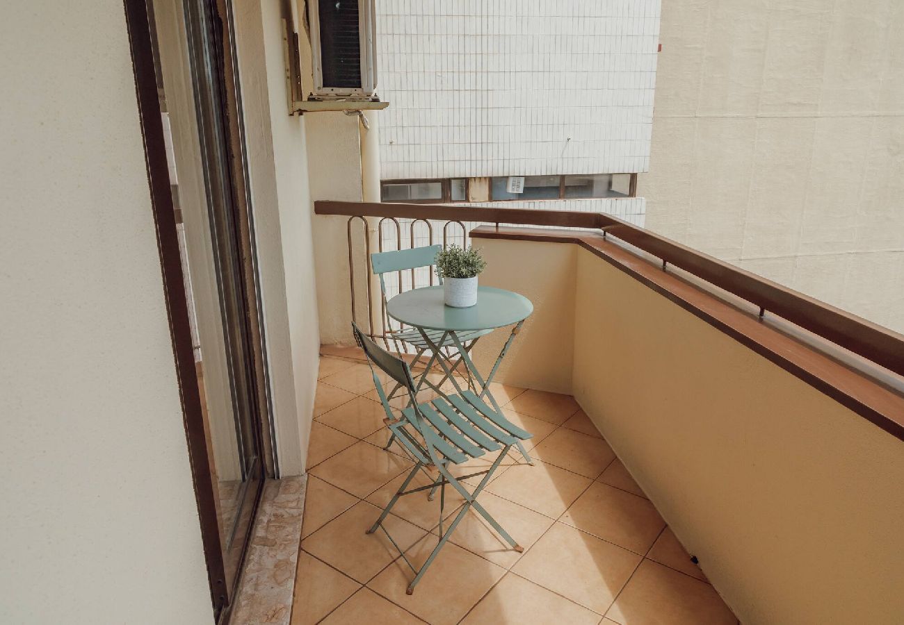 Apartamento em Porto - Bright Apartment by Hosty