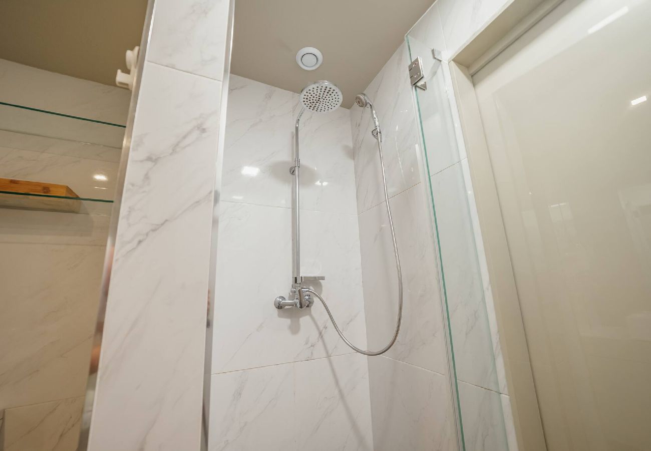 Apartamento em Porto - Flores Deluxe by Hosty