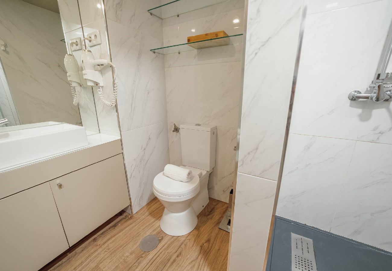 Apartamento em Porto - Flores Deluxe by Hosty
