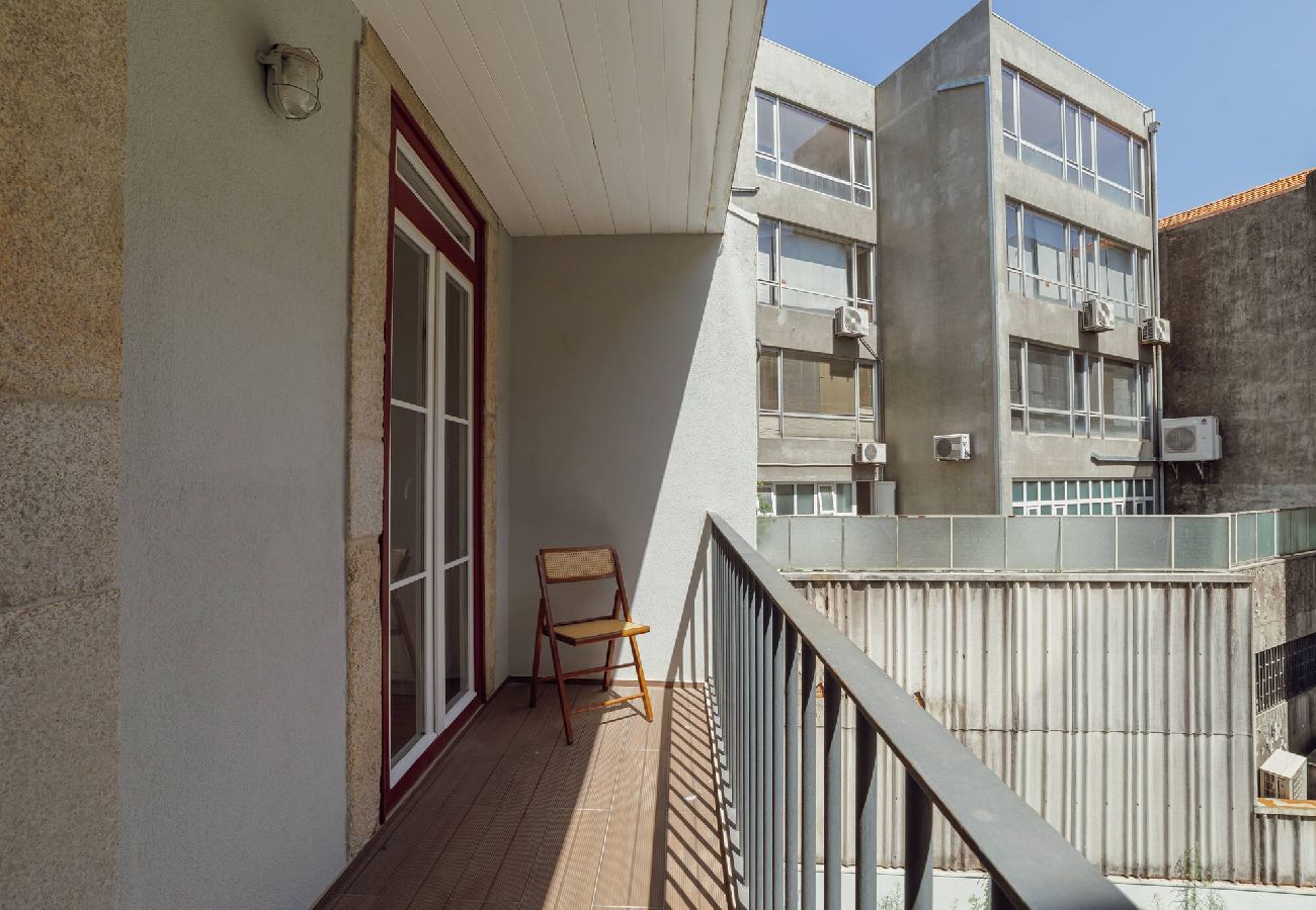 Apartamento em Porto - Cozy Almada by Hosty