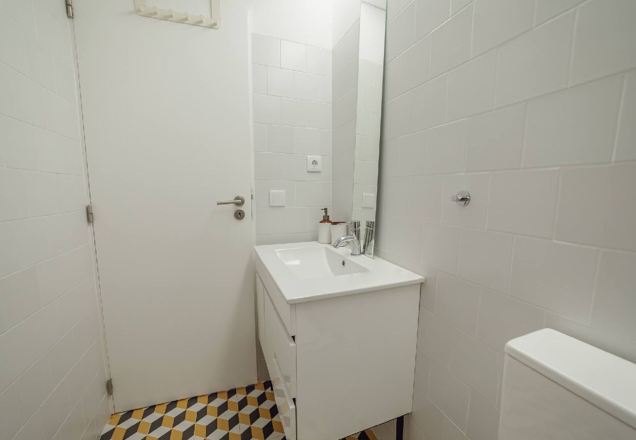 Apartamento em Porto - Cozy Almada by Hosty