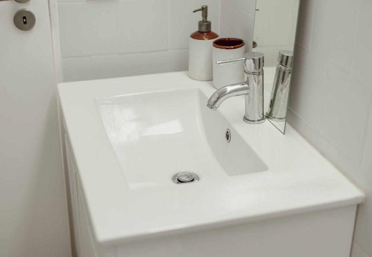 Apartamento em Porto - Cozy Almada by Hosty