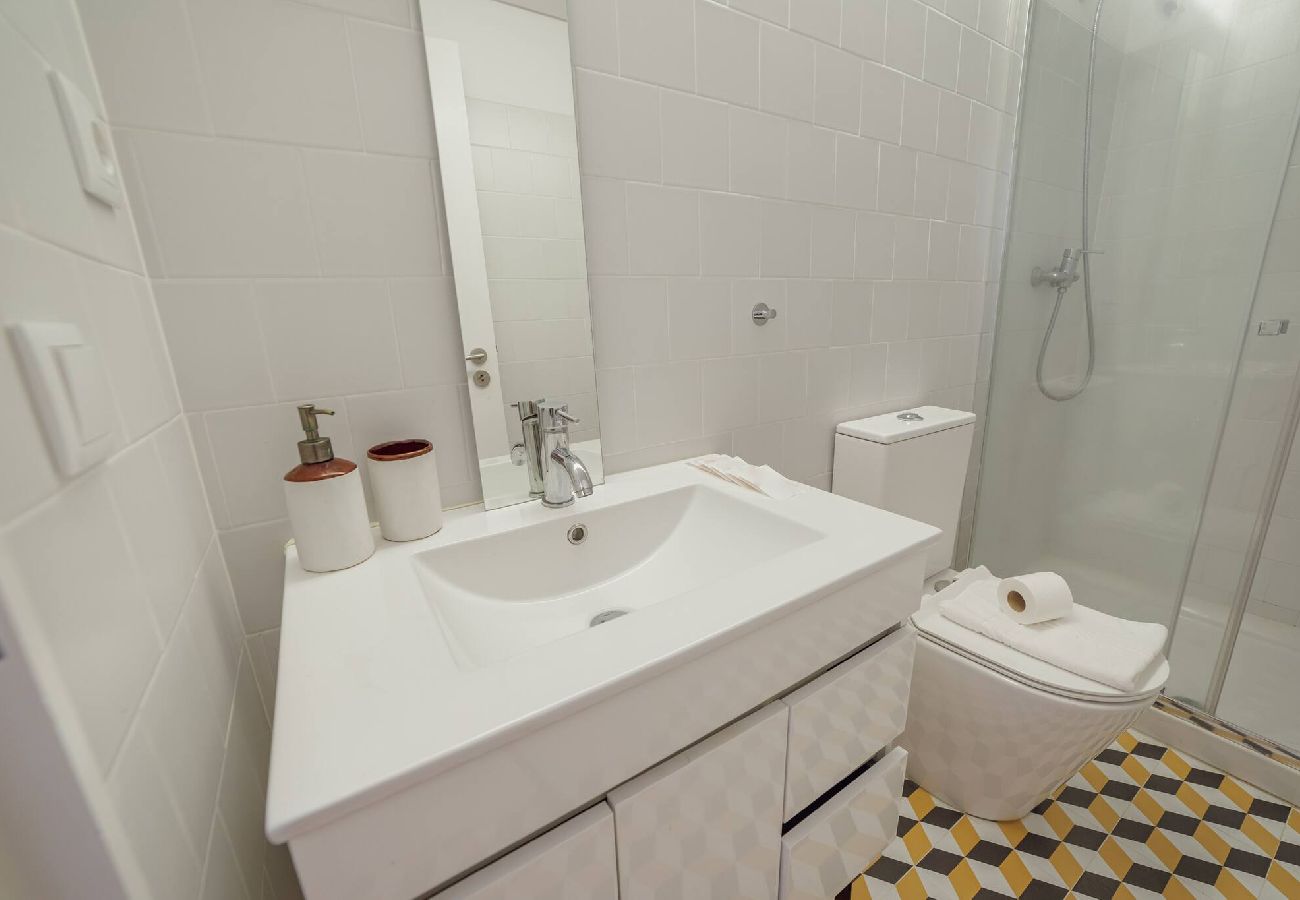 Apartamento em Porto - Cozy Almada by Hosty