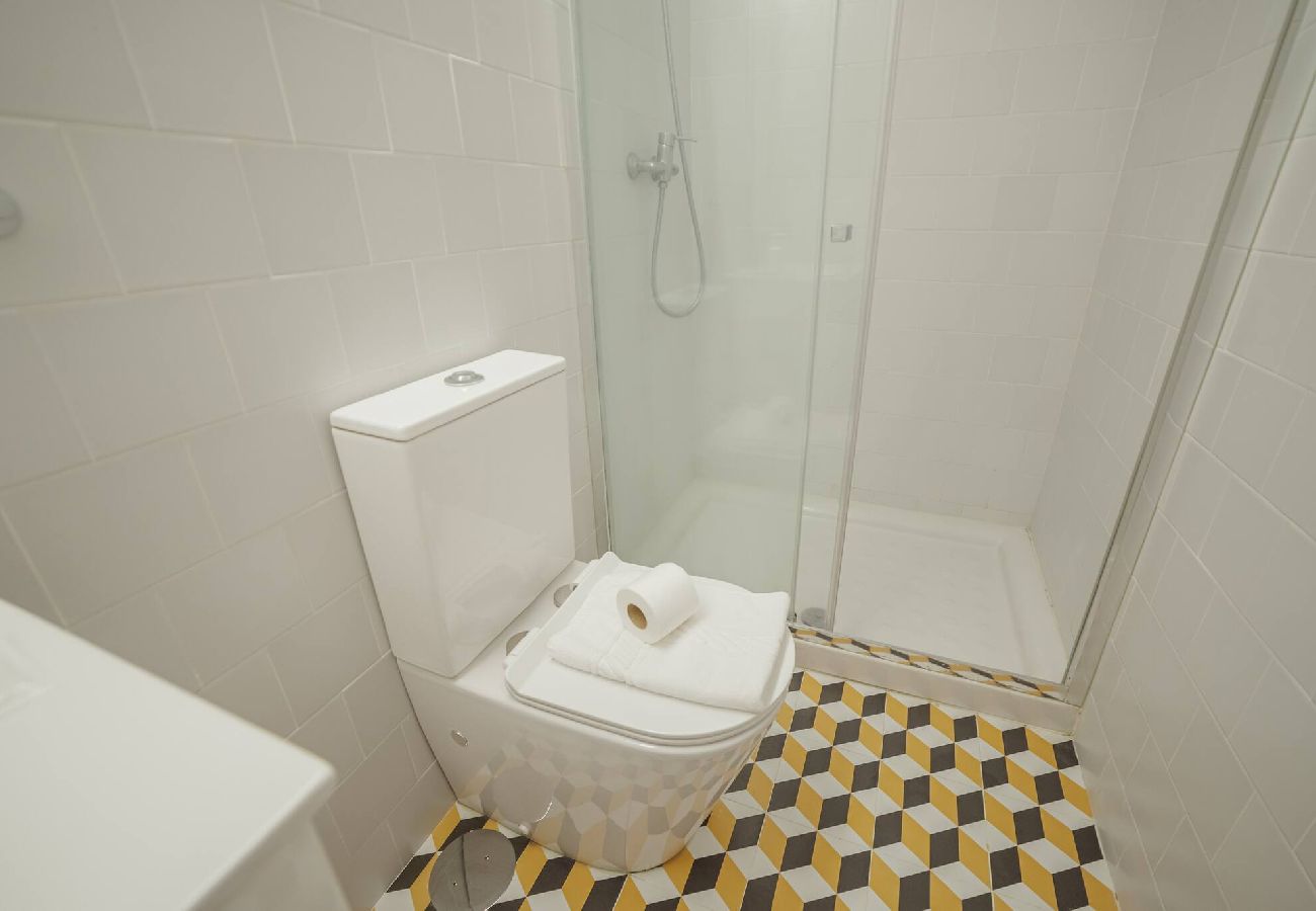 Apartamento em Porto - Cozy Almada by Hosty