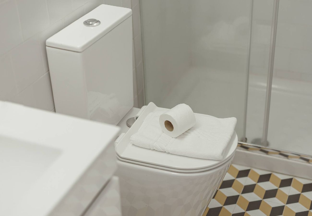 Apartamento em Porto - Cozy Almada by Hosty