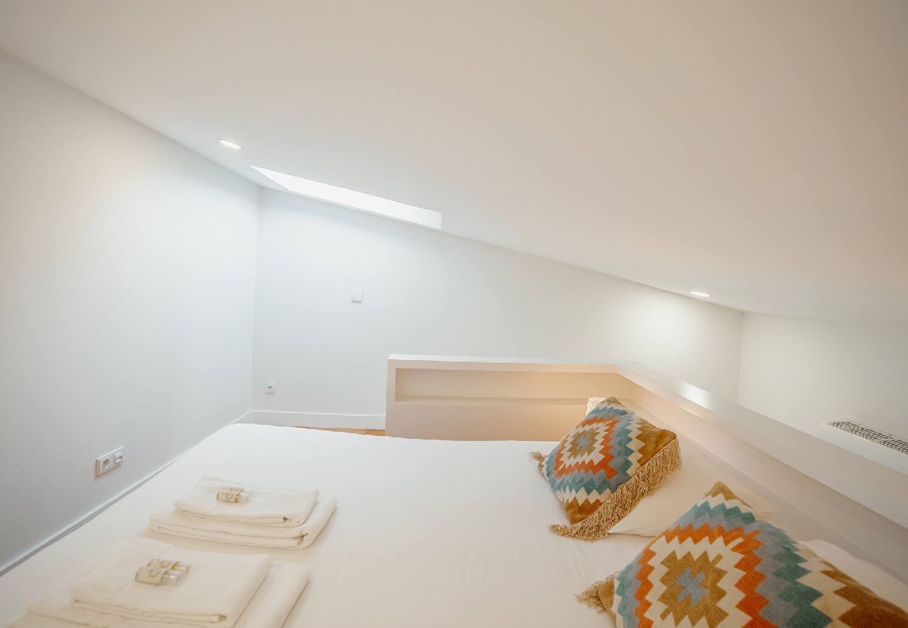 Apartamento em Porto - Lapa Cozy 4 by  Hosty