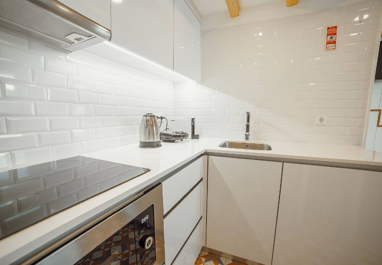 Apartamento em Porto - Lapa Cozy 4 by  Hosty