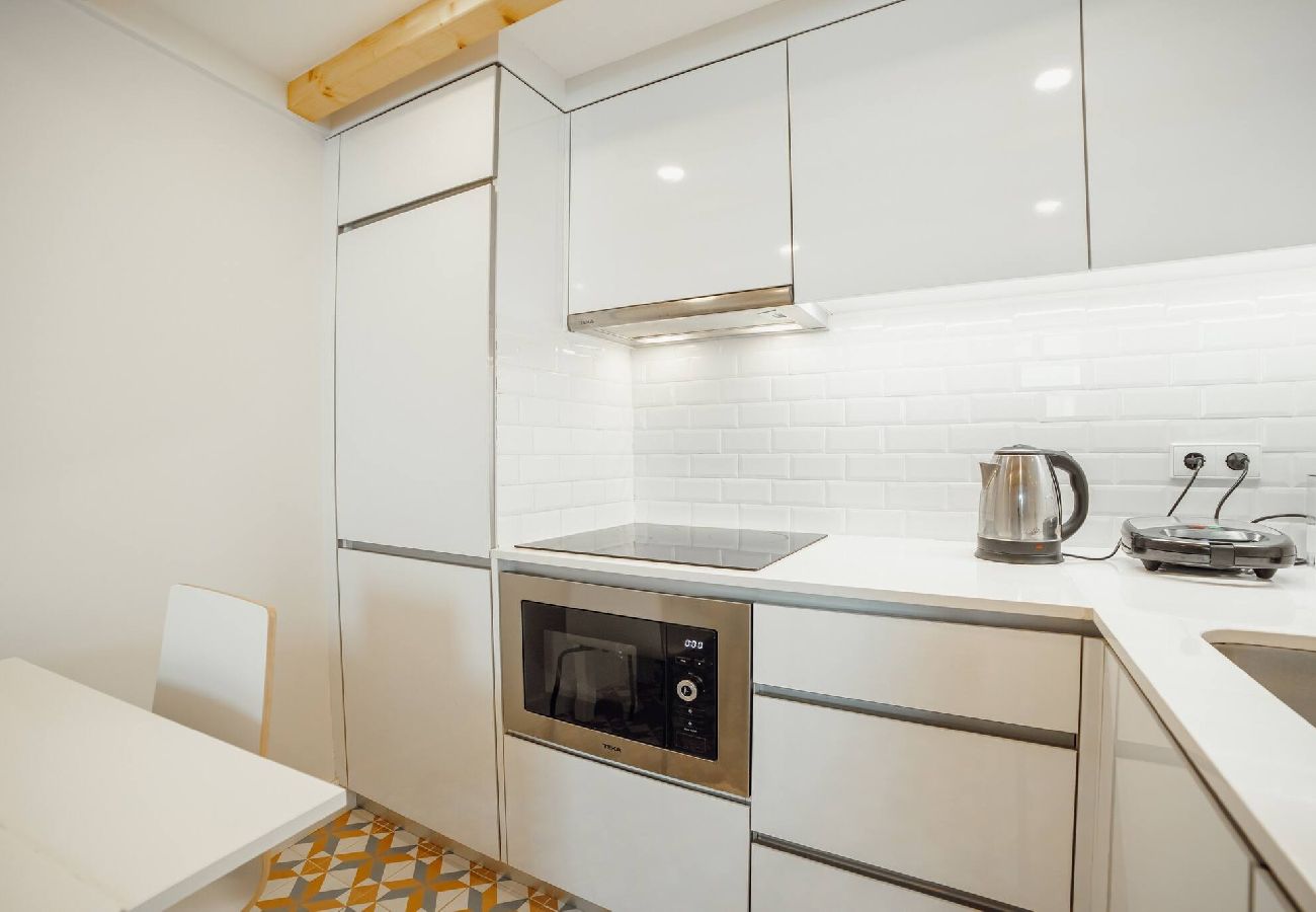 Apartamento em Porto - Lapa Cozy 4 by  Hosty
