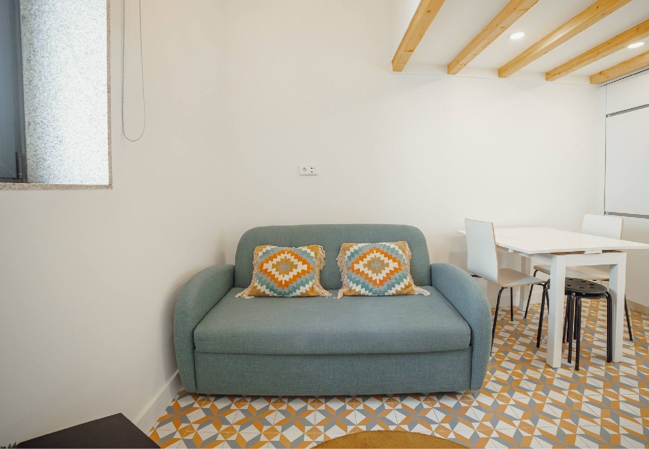 Apartamento em Porto - Lapa Cozy 4 by  Hosty