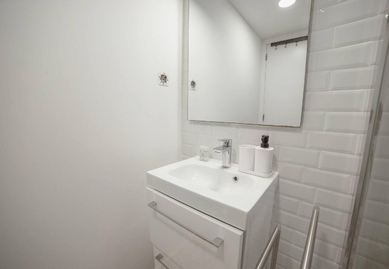 Apartamento em Porto - Lapa Cozy 4 by  Hosty