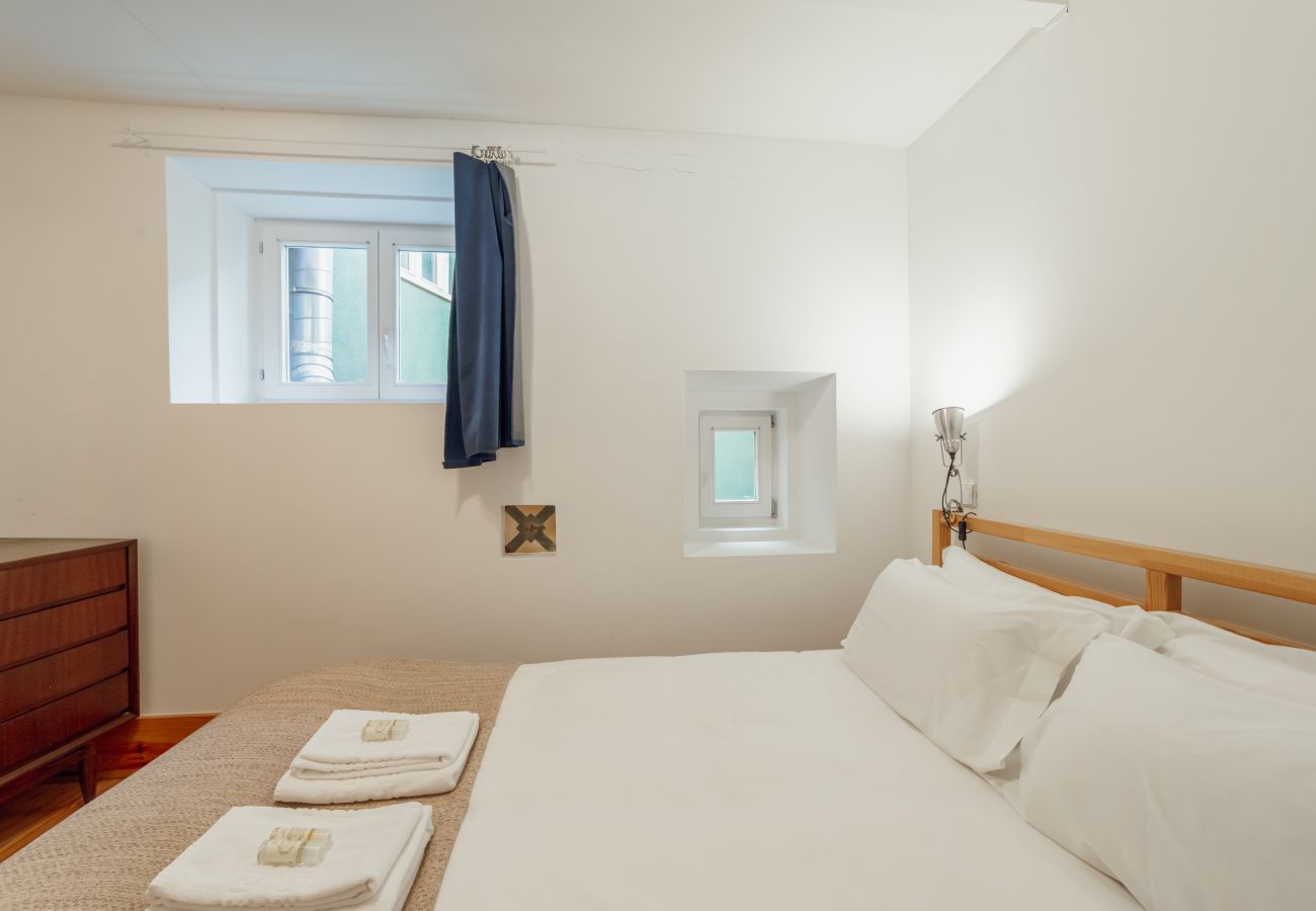 Apartamento em Porto - Historical Duplex with Terrace by Hosty