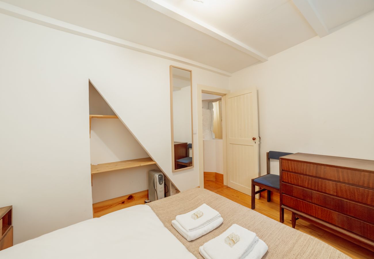 Apartamento em Porto - Historical Duplex with Terrace by Hosty