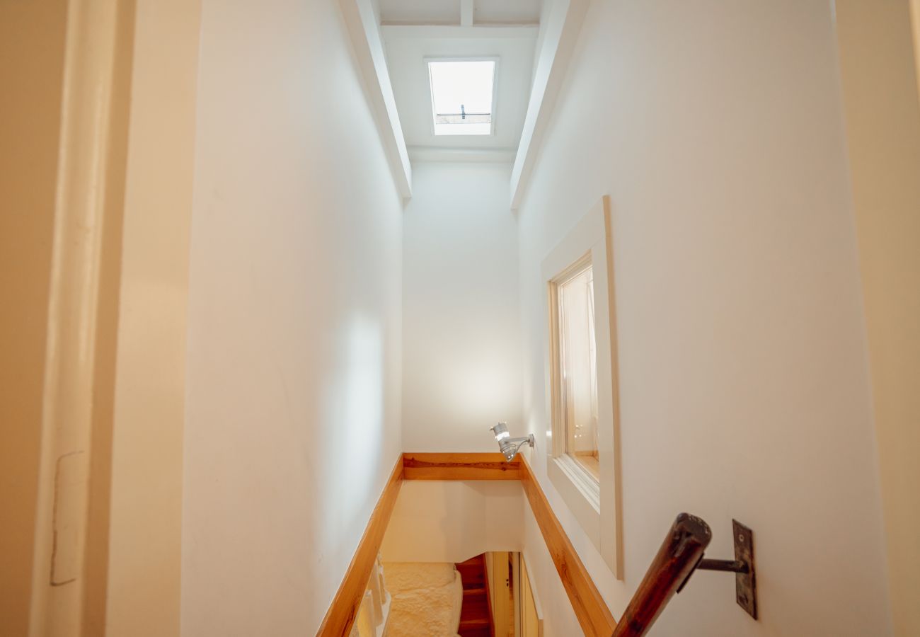 Apartamento em Porto - Historical Duplex with Terrace by Hosty