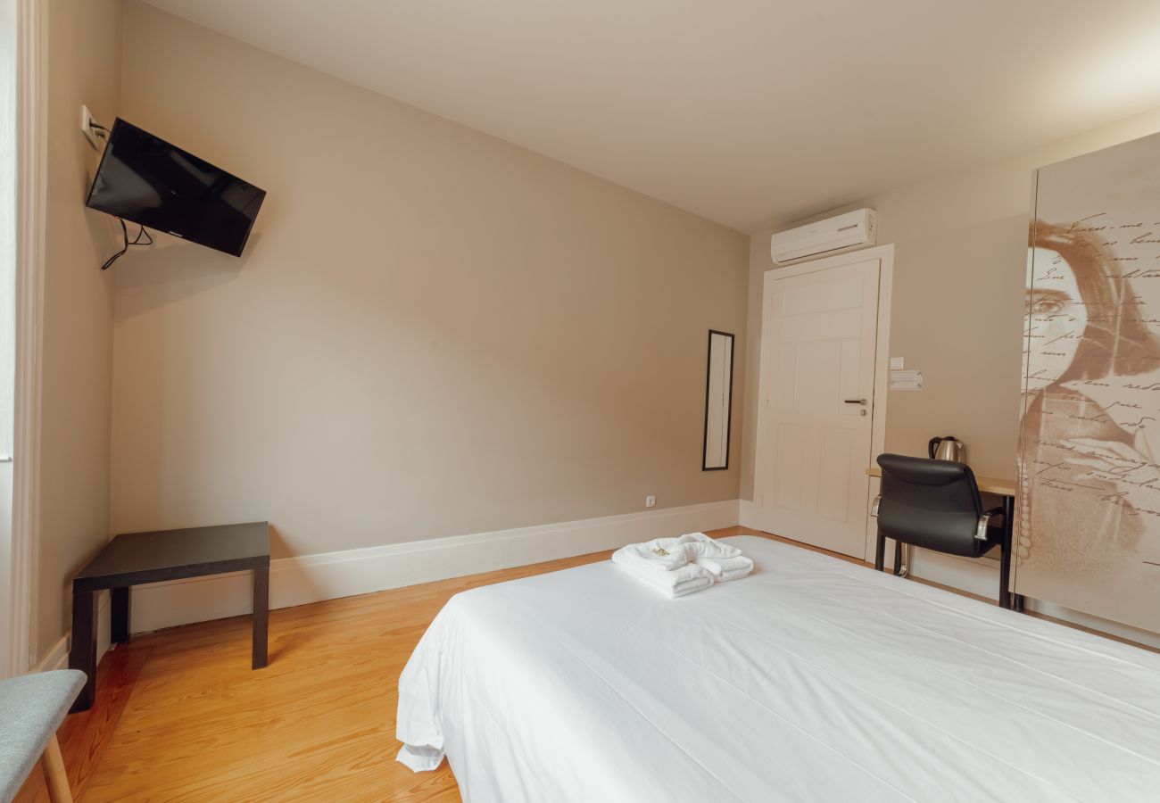 Quarto em Porto - Boutique Suite Literature by Hosty