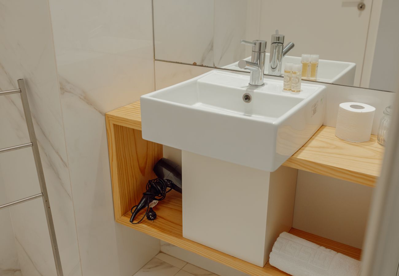 Quarto em Porto - Boutique Suite Literature by Hosty