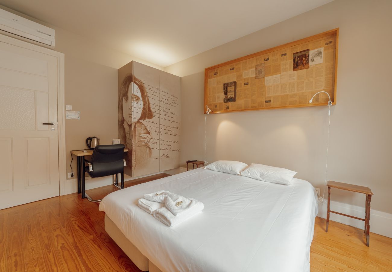 Quarto em Porto - Boutique Suite Literature by Hosty