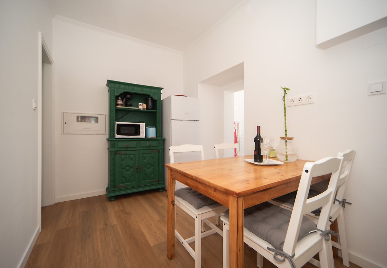Apartamento em Lisboa - Graça Delight w/Terrace by Hosty