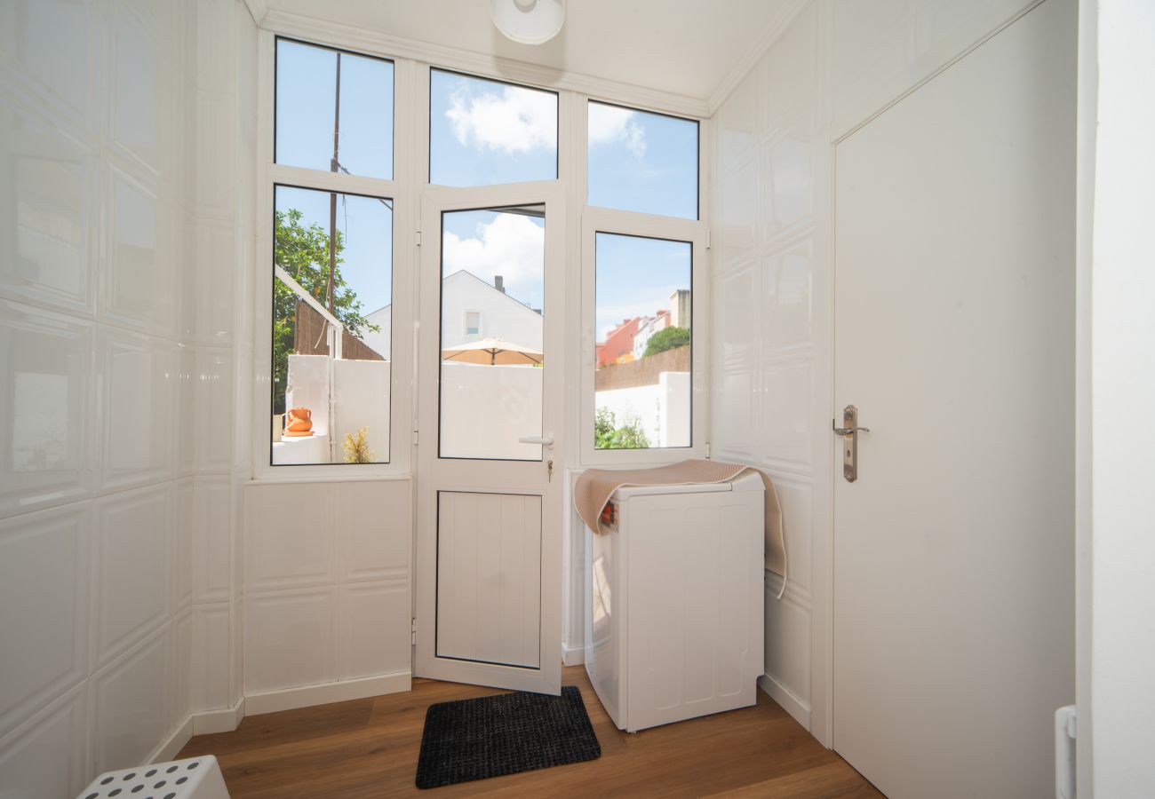 Apartamento em Lisboa - Graça Delight w/Terrace by Hosty