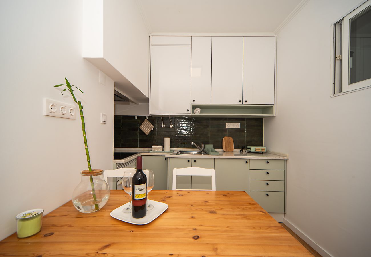 Apartamento em Lisboa - Graça Delight w/Terrace by Hosty