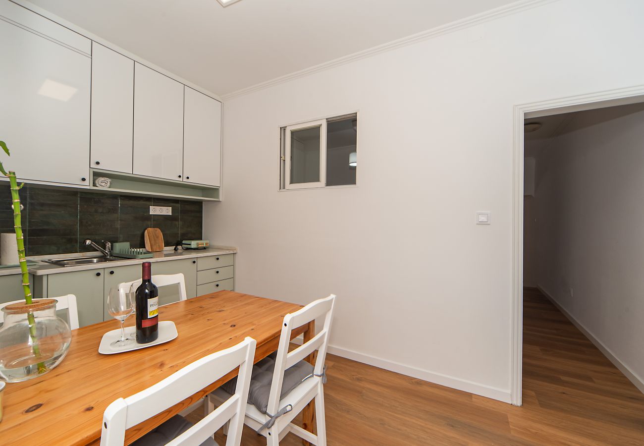 Apartamento em Lisboa - Graça Delight w/Terrace by Hosty