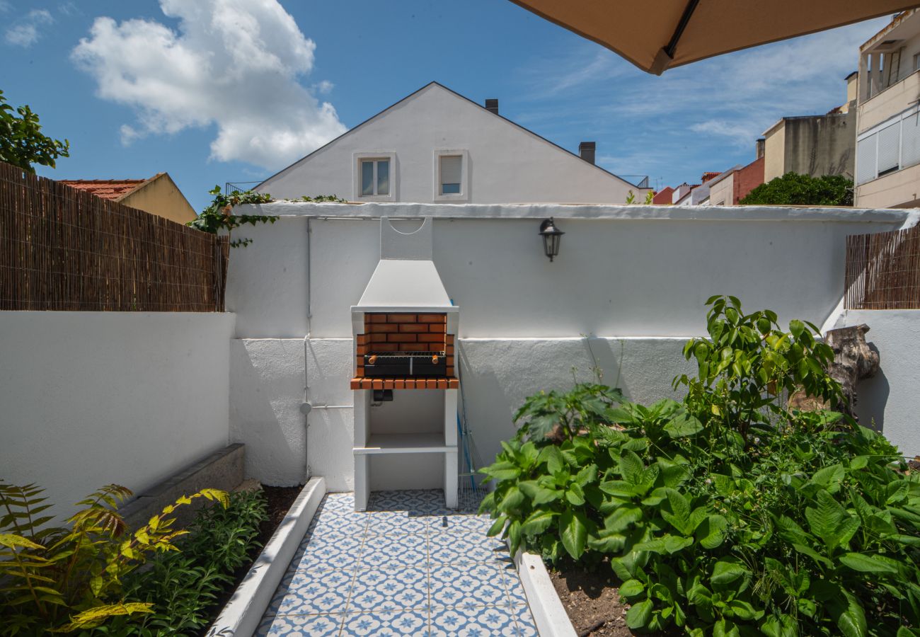 Apartamento em Lisboa - Graça Delight w/Terrace by Hosty