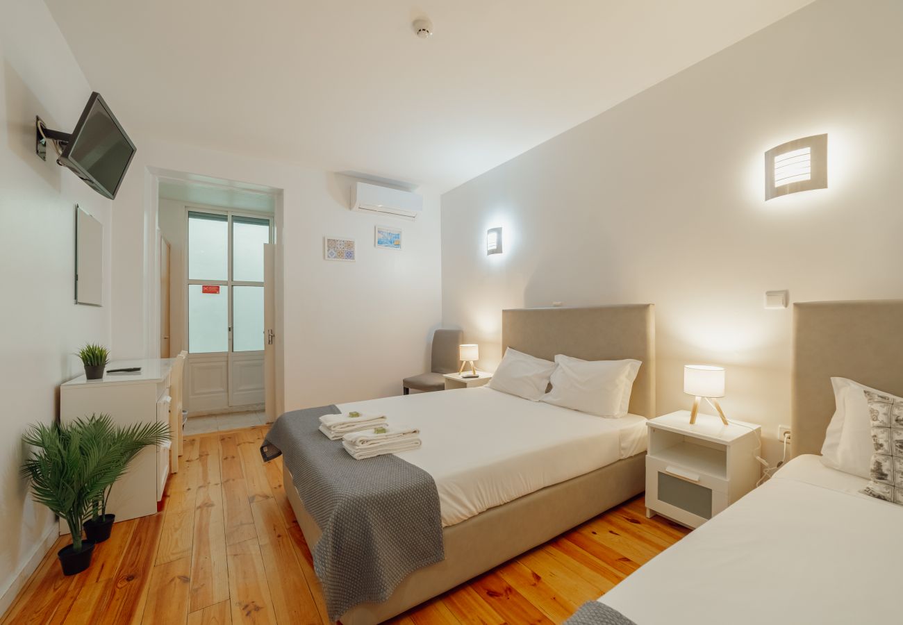 Quarto em Porto - DEAR 101 by Hosty