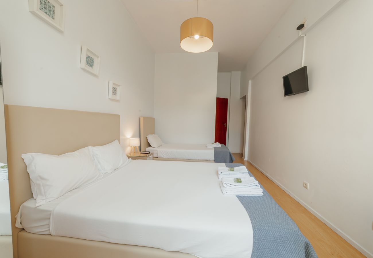 Quarto em Porto - DEAR 101 by Hosty