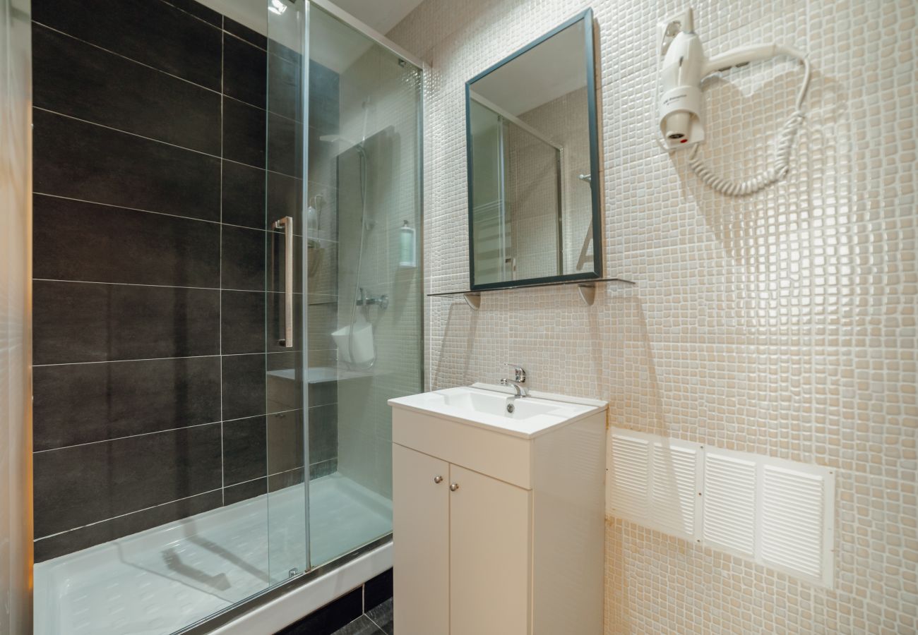 Quarto em Porto - DEAR 101 by Hosty