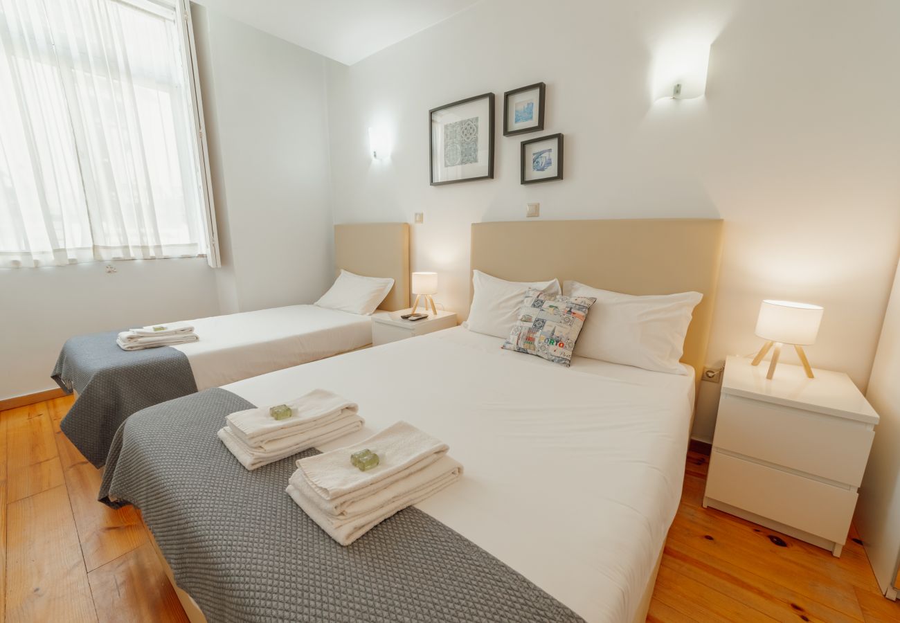 Quarto em Porto - DEAR 101 by Hosty